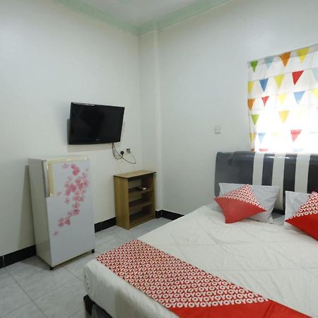 Oyo 92702 Minang Jaya Hotell Nagoya Exteriör bild