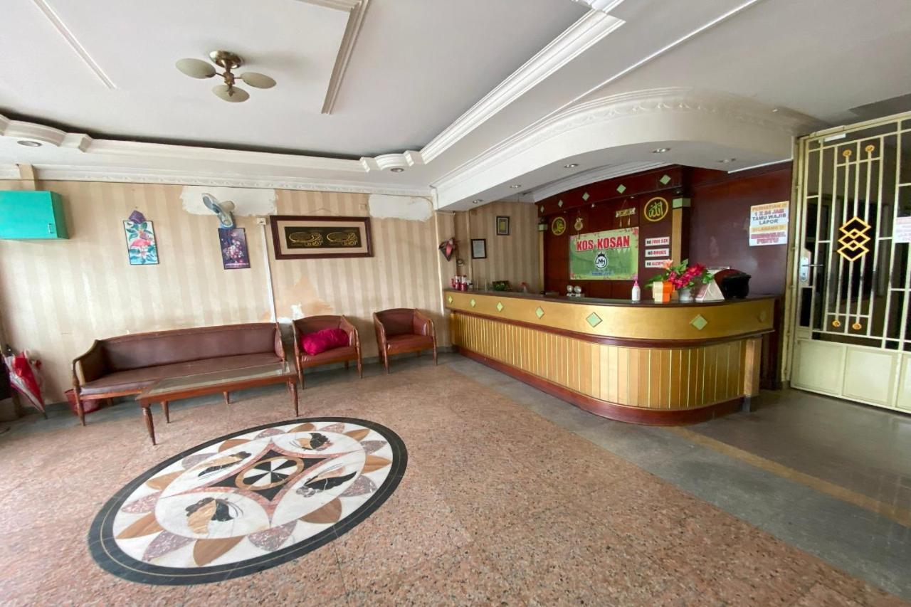 Oyo 92702 Minang Jaya Hotell Nagoya Exteriör bild