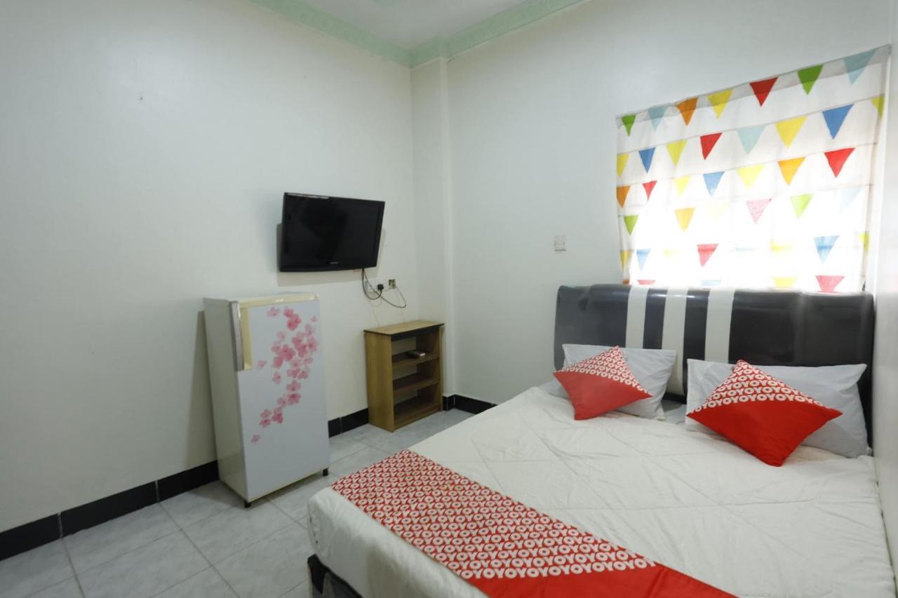 Oyo 92702 Minang Jaya Hotell Nagoya Exteriör bild