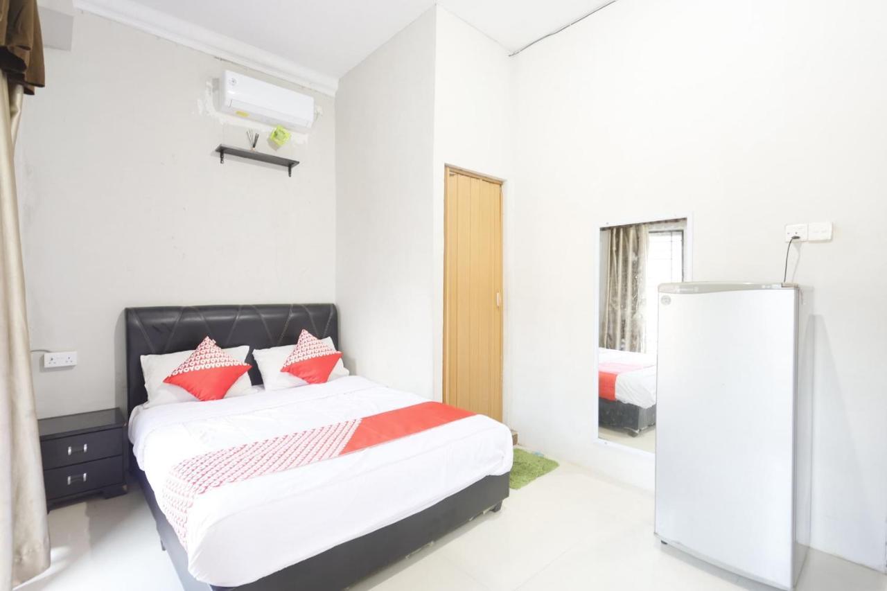 Oyo 92702 Minang Jaya Hotell Nagoya Exteriör bild