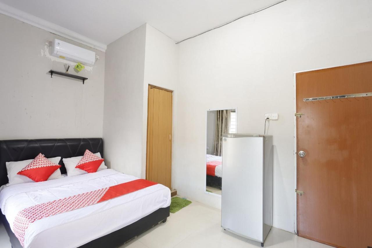 Oyo 92702 Minang Jaya Hotell Nagoya Exteriör bild