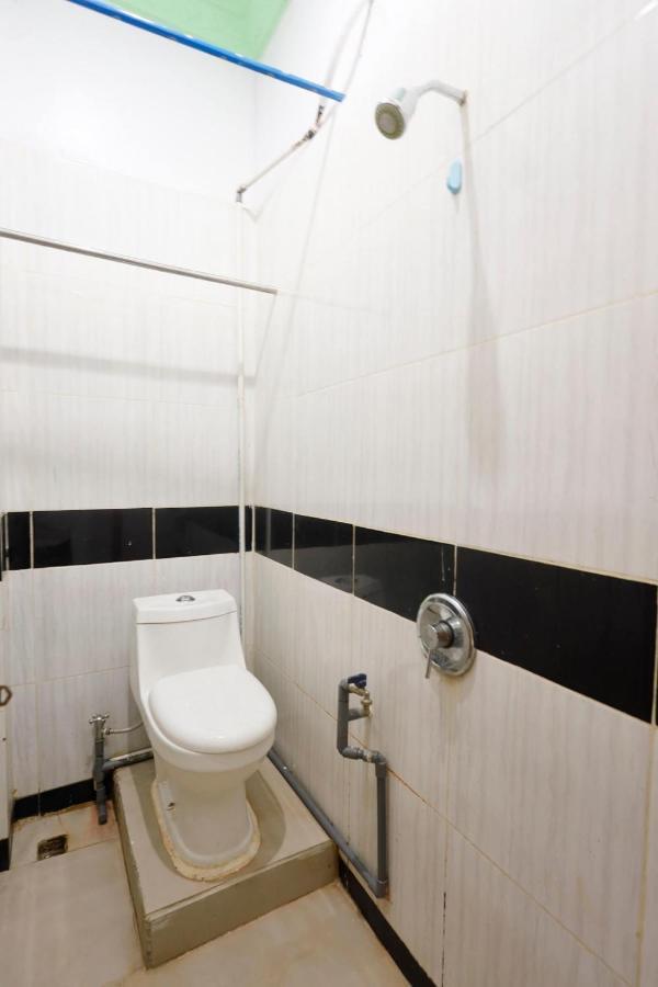 Oyo 92702 Minang Jaya Hotell Nagoya Exteriör bild
