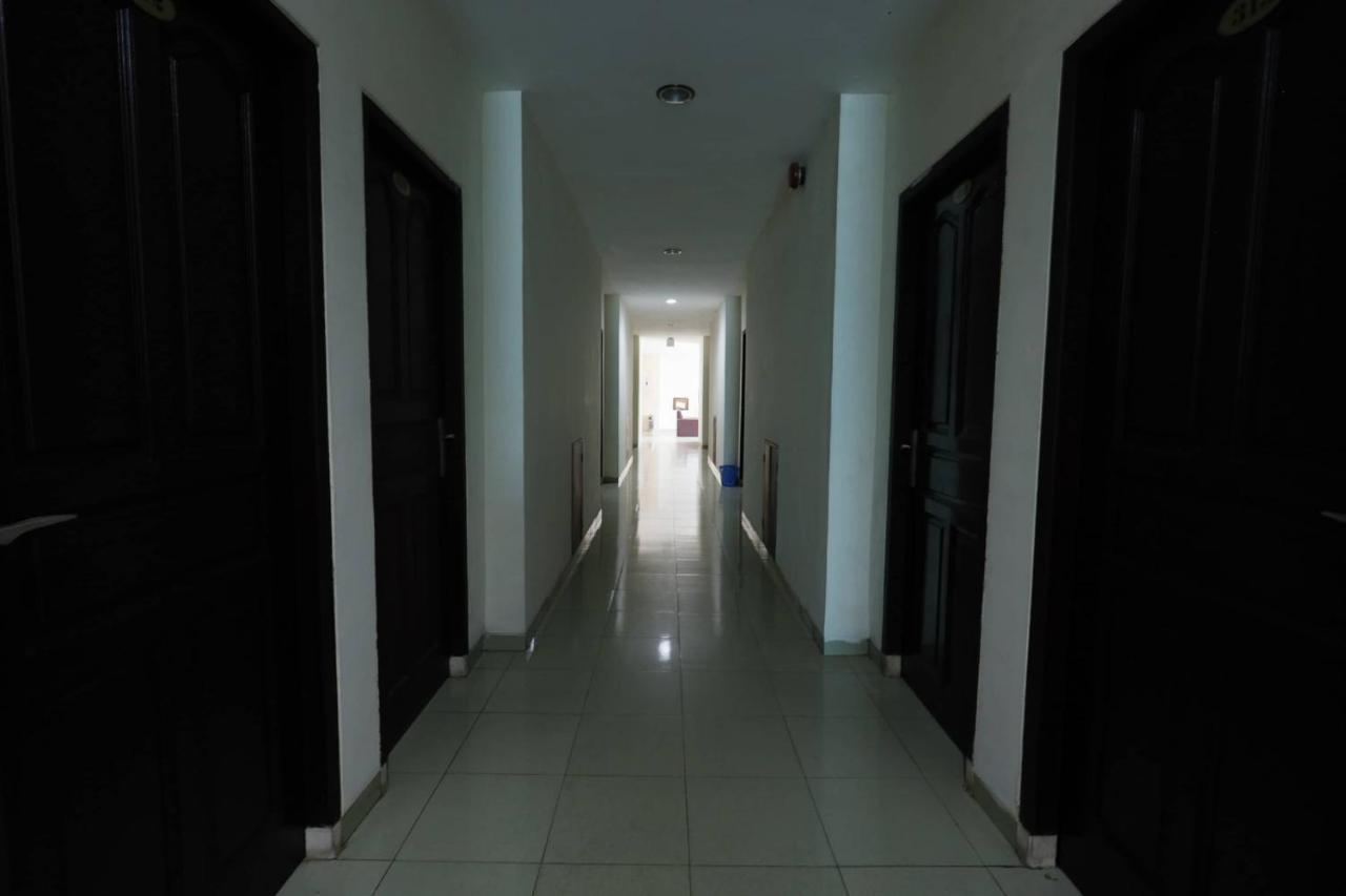 Oyo 92702 Minang Jaya Hotell Nagoya Exteriör bild