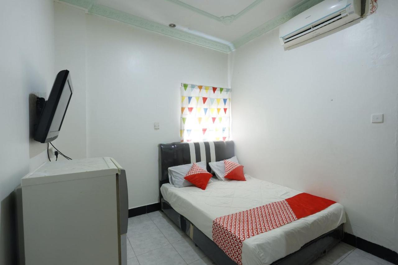 Oyo 92702 Minang Jaya Hotell Nagoya Exteriör bild